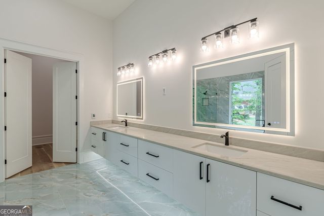 85 Brookview Place, Oxford, GA 30054