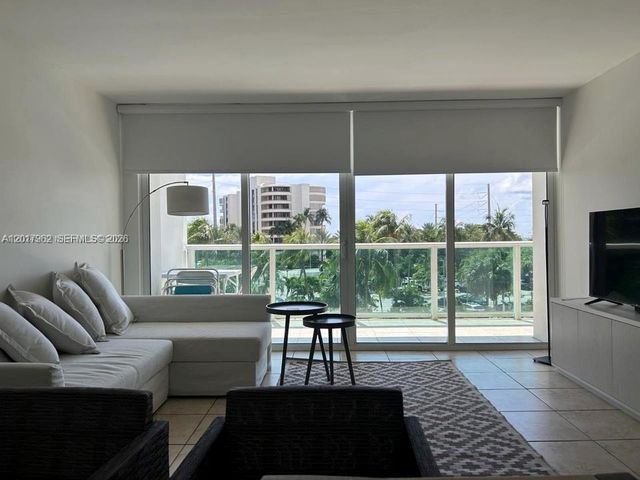 100 Bayview Dr 309, Sunny Isles Beach, FL 33160