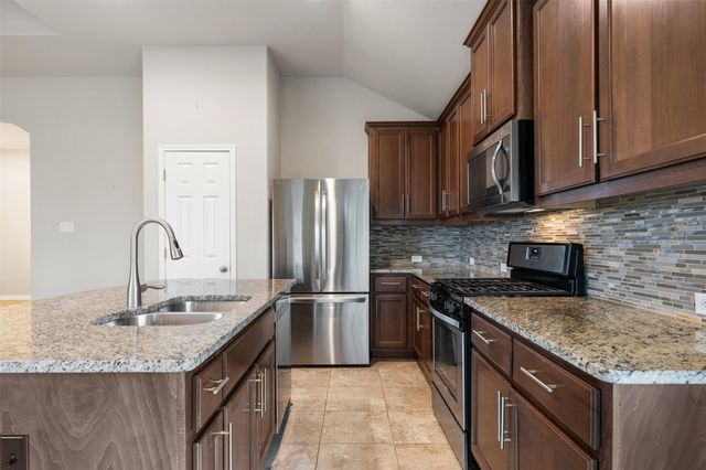 8113 Cannon CT, Lago Vista, TX 78645