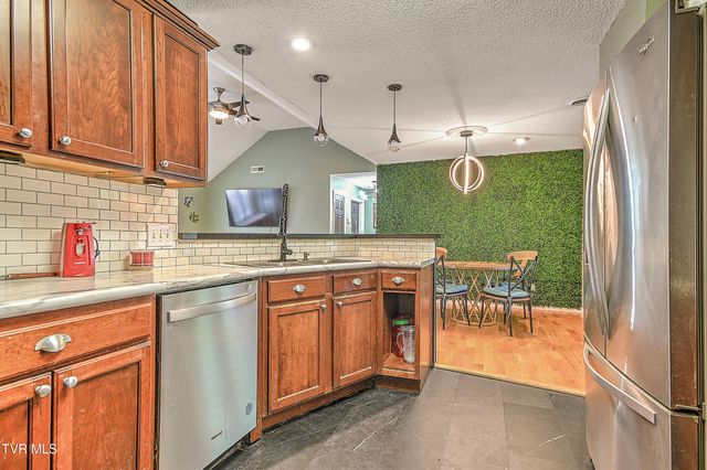 101 Whitaker Drive, Bristol, TN 37620