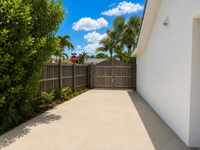 17202 SW 149th Place, Miami, FL 33187