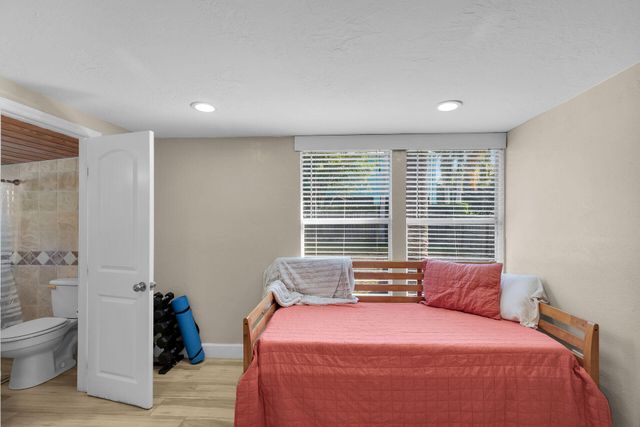 28 Tarpon Avenue, Key Largo, FL 33037