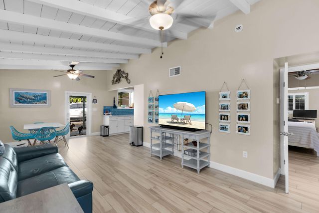 28 Tarpon Avenue, Key Largo, FL 33037