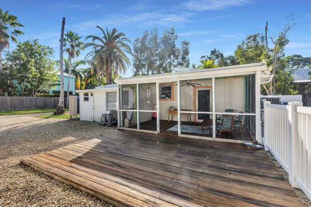 28 Tarpon Avenue, Key Largo, FL 33037