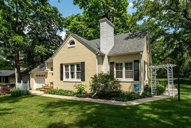 1234 N 122nd STREET, Wauwatosa, WI 53226