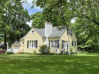 1234 N 122nd STREET, Wauwatosa, WI 53226