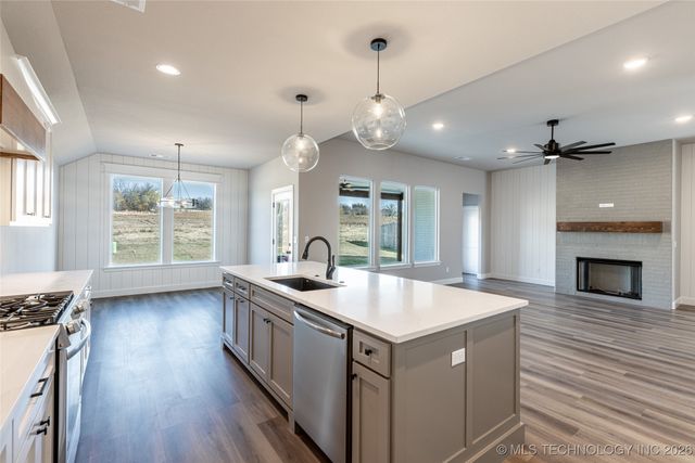 27909 E 107th Street S, Coweta, OK 74429