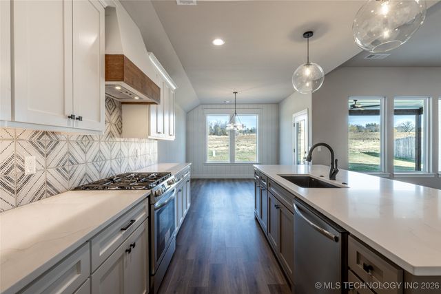 27909 E 107th Street S, Coweta, OK 74429