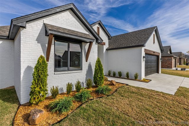 27909 E 107th Street S, Coweta, OK 74429