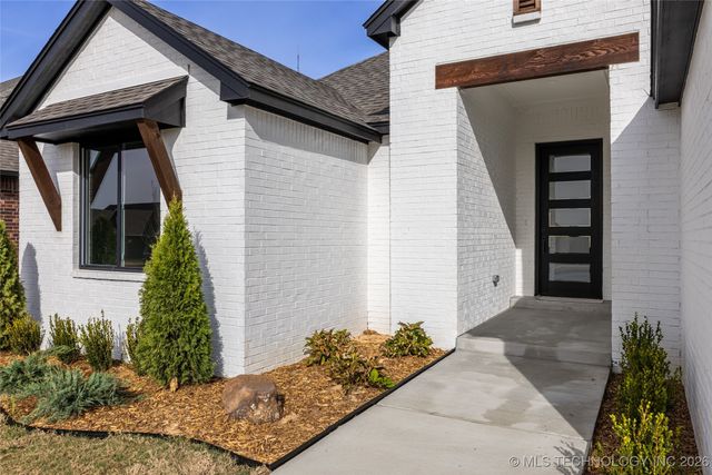 27909 E 107th Street S, Coweta, OK 74429