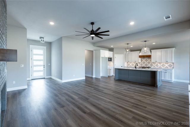 27909 E 107th Street S, Coweta, OK 74429