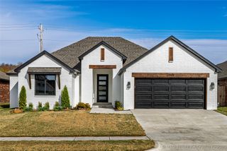 27909 E 107th Street S, Coweta, OK 74429