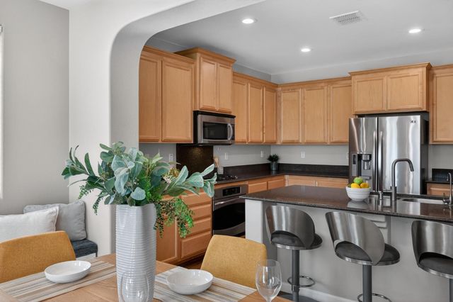 12320 Pawcatuck Way, Rancho Cordova, CA 95742