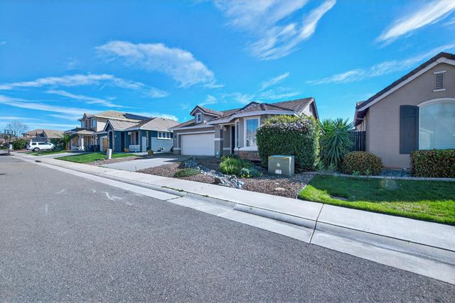12320 Pawcatuck Way, Rancho Cordova, CA 95742