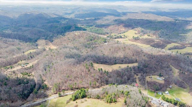 9537-9539 Floyd Hwy, Copper Hill, VA 24079
