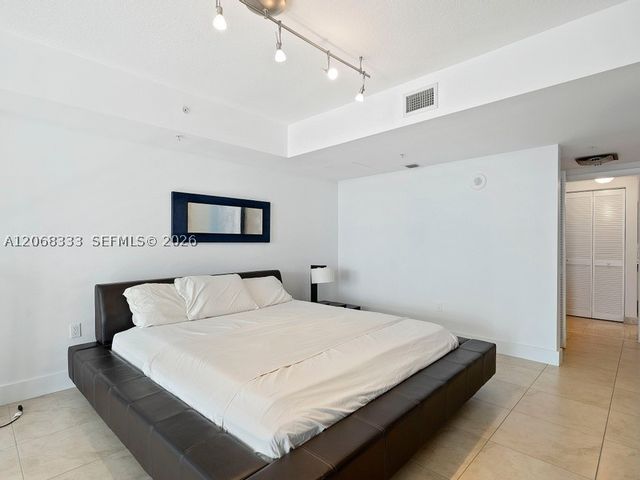 41 SE 5th St 2310, Miami, FL 33131