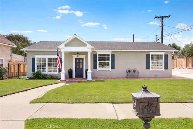 403 S Valley Center Avenue, Glendora, CA 91741