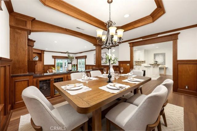 403 S Valley Center Avenue, Glendora, CA 91741