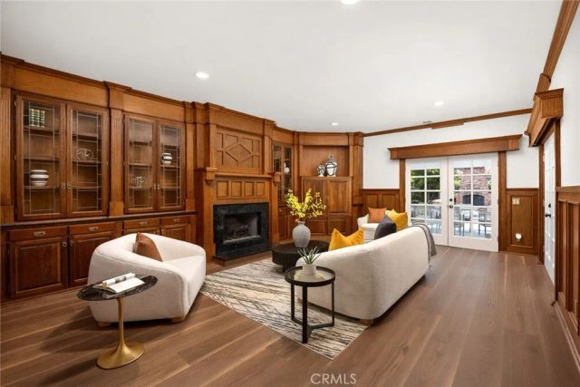 403 S Valley Center Avenue, Glendora, CA 91741