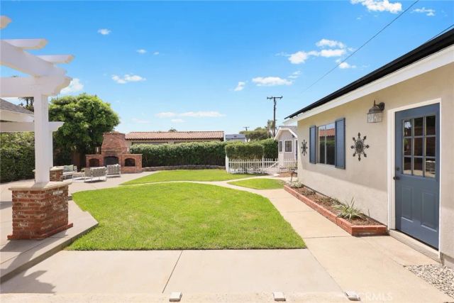 403 S Valley Center Avenue, Glendora, CA 91741