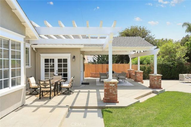 403 S Valley Center Avenue, Glendora, CA 91741