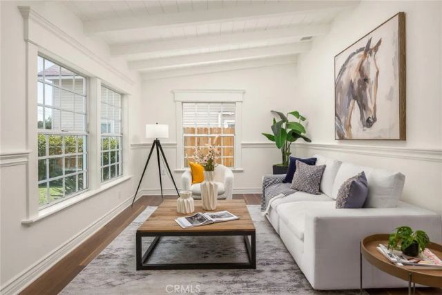 403 S Valley Center Avenue, Glendora, CA 91741