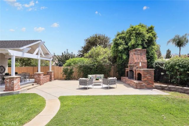 403 S Valley Center Avenue, Glendora, CA 91741