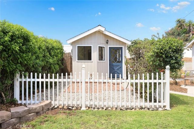 403 S Valley Center Avenue, Glendora, CA 91741