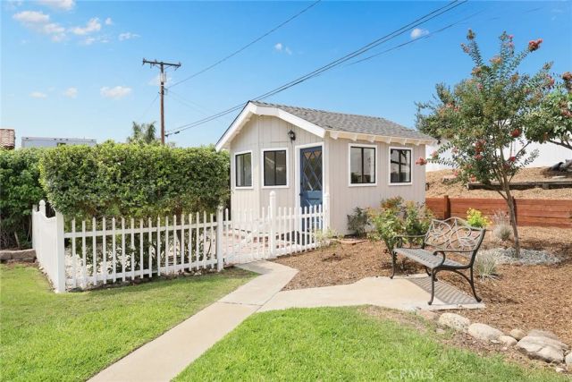 403 S Valley Center Avenue, Glendora, CA 91741