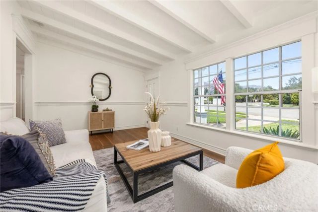 403 S Valley Center Avenue, Glendora, CA 91741