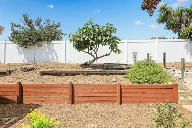 403 S Valley Center Avenue, Glendora, CA 91741