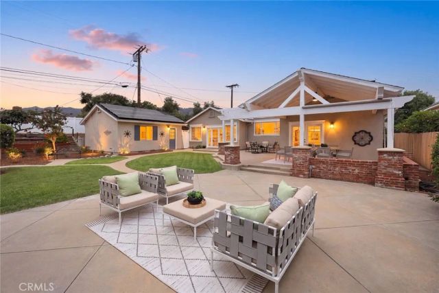 403 S Valley Center Avenue, Glendora, CA 91741