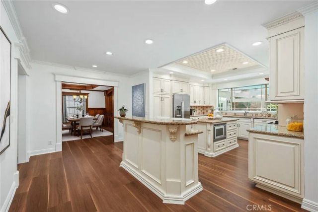 403 S Valley Center Avenue, Glendora, CA 91741