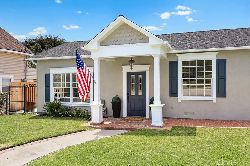 403 S Valley Center Avenue, Glendora, CA 91741