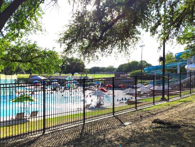 516 & 518 S Glasgow Drive, Dallas, TX 75223