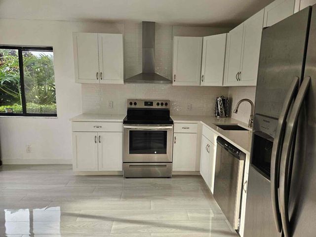 5246 Fountains Drive S, Lake Worth, FL 33467