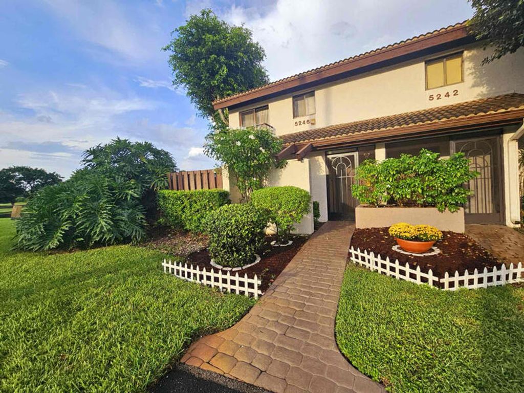 5246 Fountains Drive S, Lake Worth, FL 33467