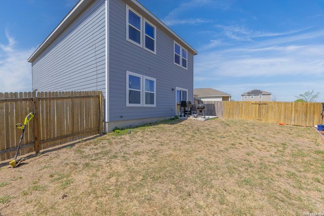 5810 Rue Picasso, Converse, TX 78109