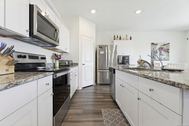 5810 Rue Picasso, Converse, TX 78109