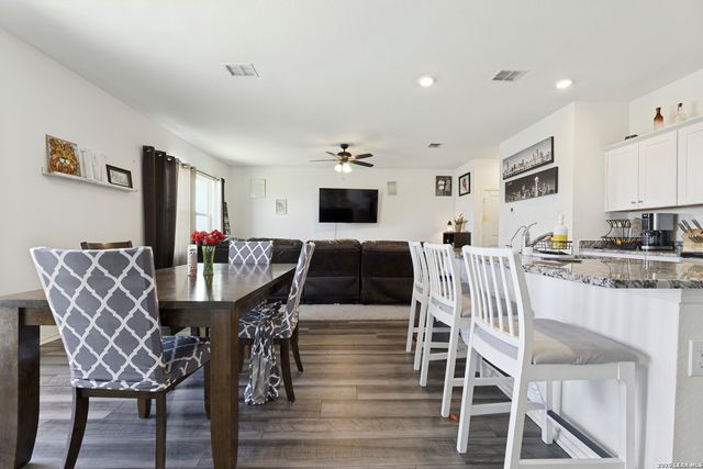 5810 Rue Picasso, Converse, TX 78109