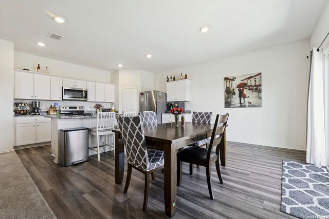 5810 Rue Picasso, Converse, TX 78109