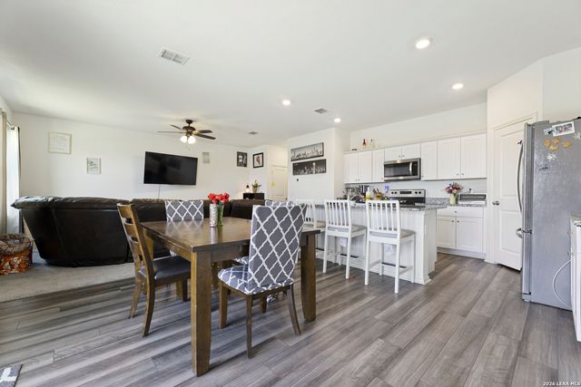 5810 Rue Picasso, Converse, TX 78109