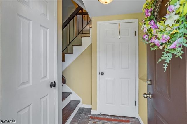 92 Nottingham Sq, Washington Twp., NJ 07840