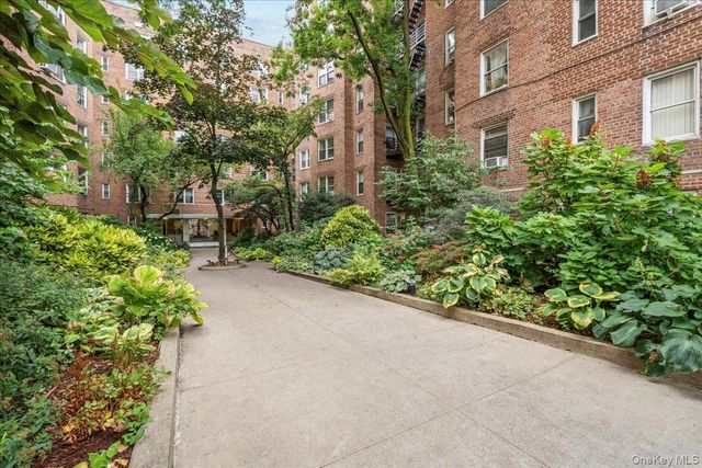 800 Grand Concourse 1CN, Bronx, NY 10451