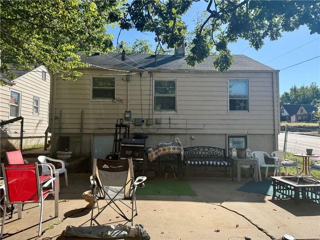7444 Park Avenue, Kansas City, MO 64132