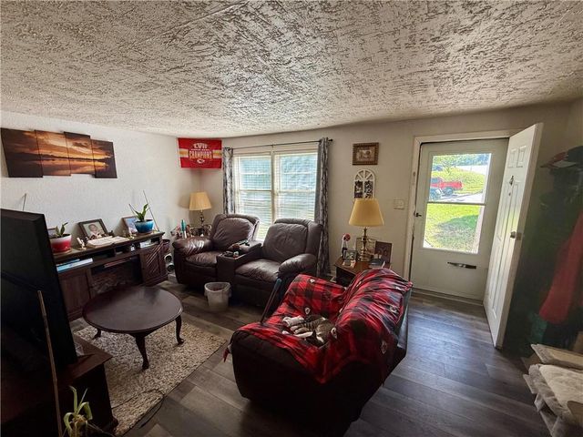 7444 Park Avenue, Kansas City, MO 64132
