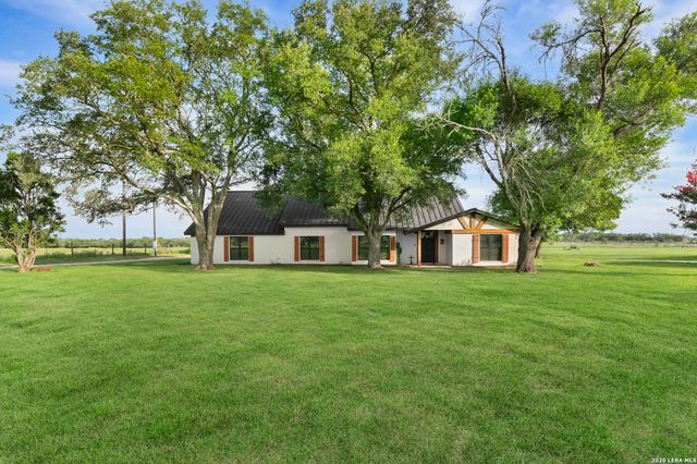 1591 Leissner School, Seguin, TX 78155