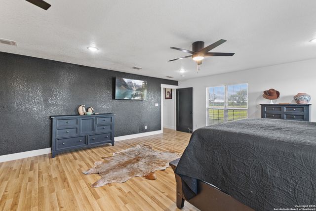 1591 Leissner School, Seguin, TX 78155