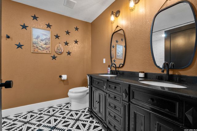 1591 Leissner School, Seguin, TX 78155