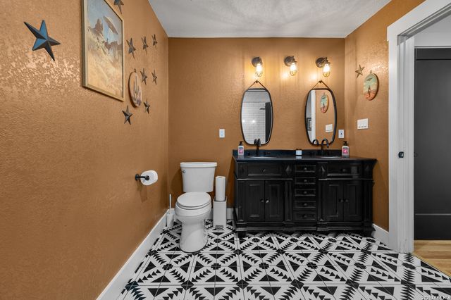 1591 Leissner School, Seguin, TX 78155